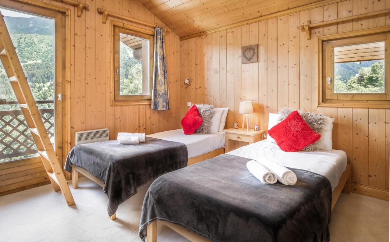 Chalet Himalaya , 10 Person Chalet With 5 Ensuite Bedrooms And Outdoor Jacuzzi In Meribel Centre Méribel Exterior foto