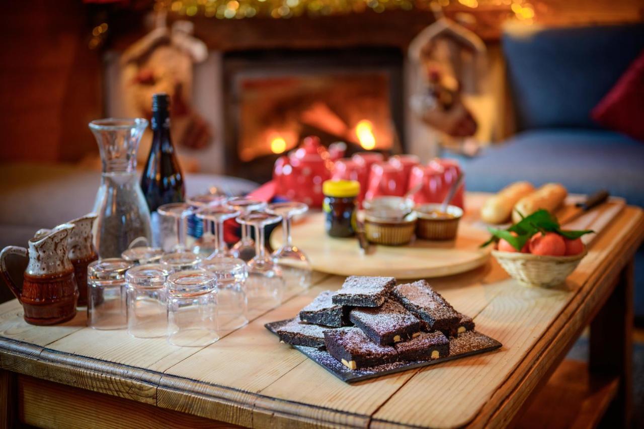 Chalet Himalaya , 10 Person Chalet With 5 Ensuite Bedrooms And Outdoor Jacuzzi In Meribel Centre Méribel Exterior foto