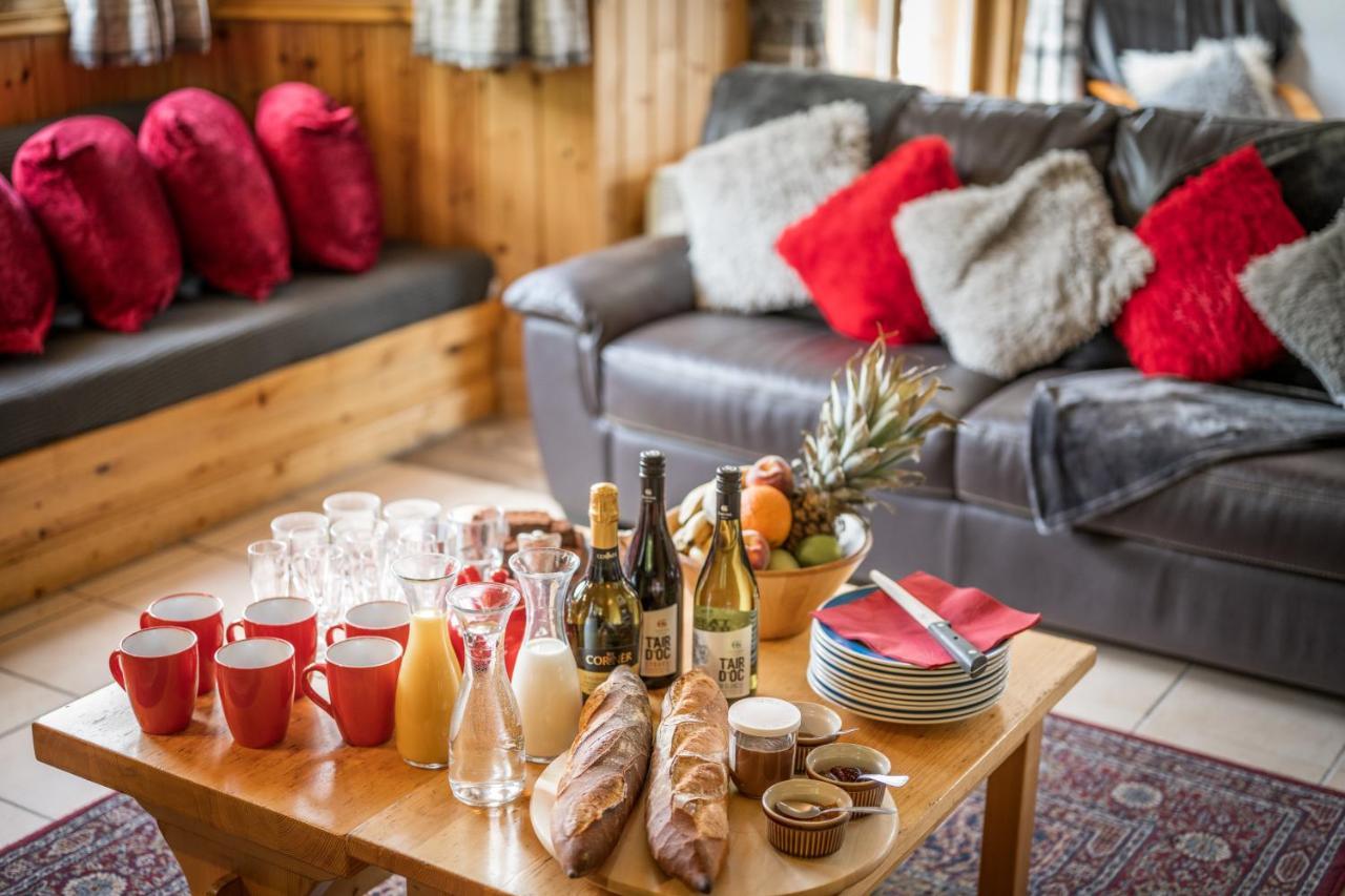 Chalet Himalaya , 10 Person Chalet With 5 Ensuite Bedrooms And Outdoor Jacuzzi In Meribel Centre Méribel Exterior foto